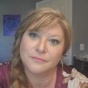 Meet your Posher, Loraine